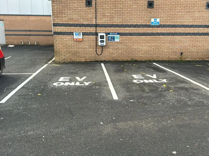 "I wish I'd done it sooner". Connekt EV Charging help Pro-Life gym to monetise their carpark